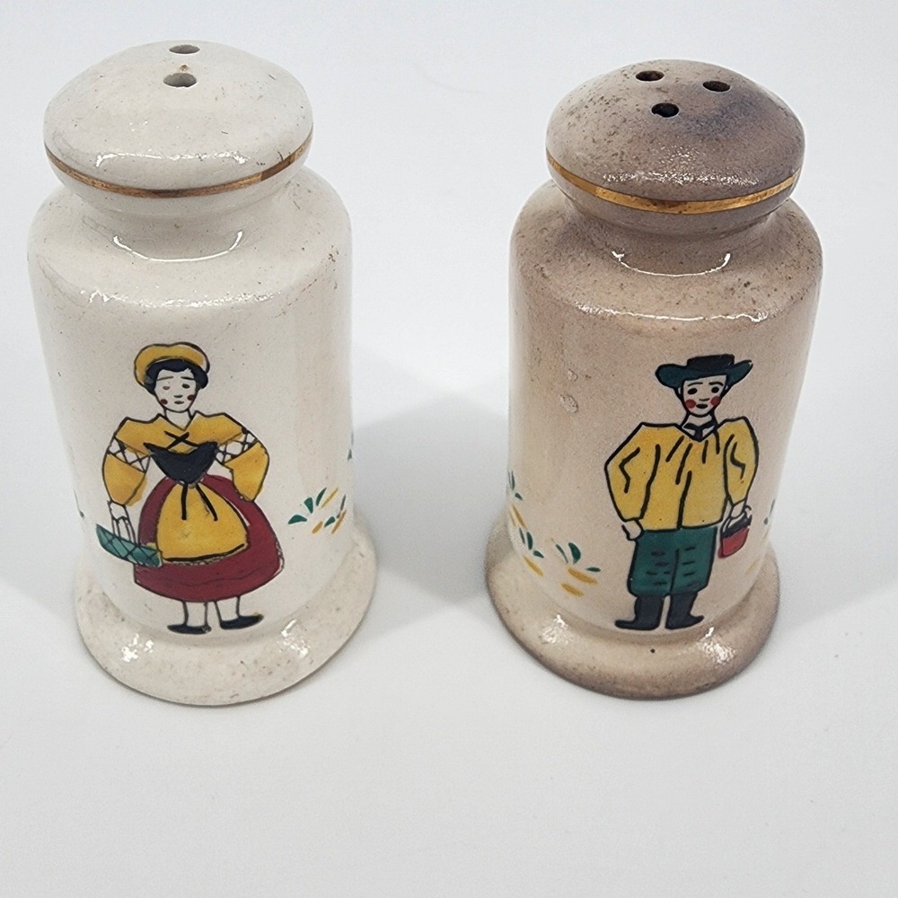 Vintage Hand Painted Folk Art Dutch‎ Peasant Salt and Pepper Shakers Set Ceramic